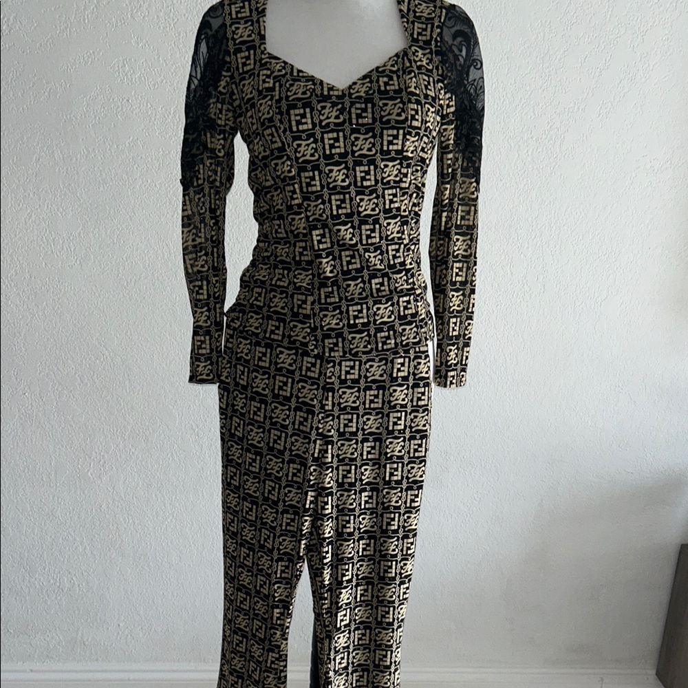 Elegant Black and Tan Patterned 2 pieces